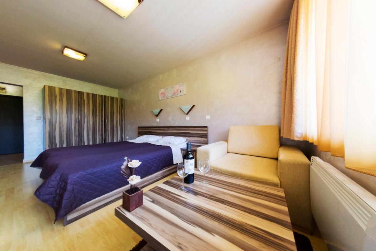 Aparthotel Forest Nook パンポロボ エクステリア 写真